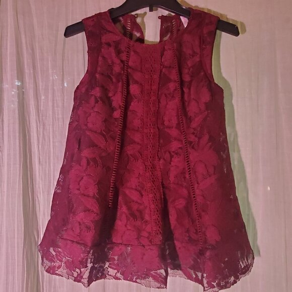 NWOT Fun Floral Burgundy Lace Swing Top by Xhilaration - Picture 3 of 7